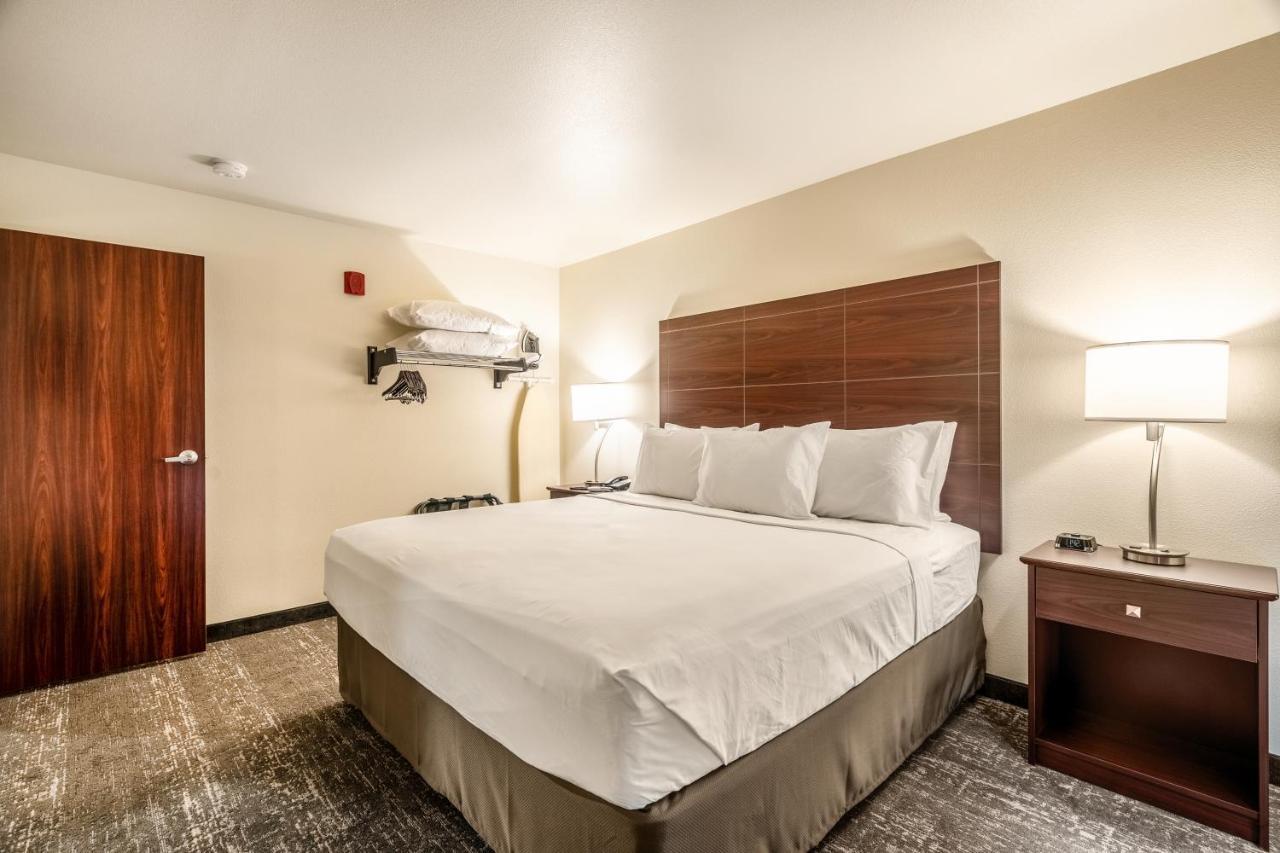 Cobblestone Inn & Suites - 克米特 外观 照片