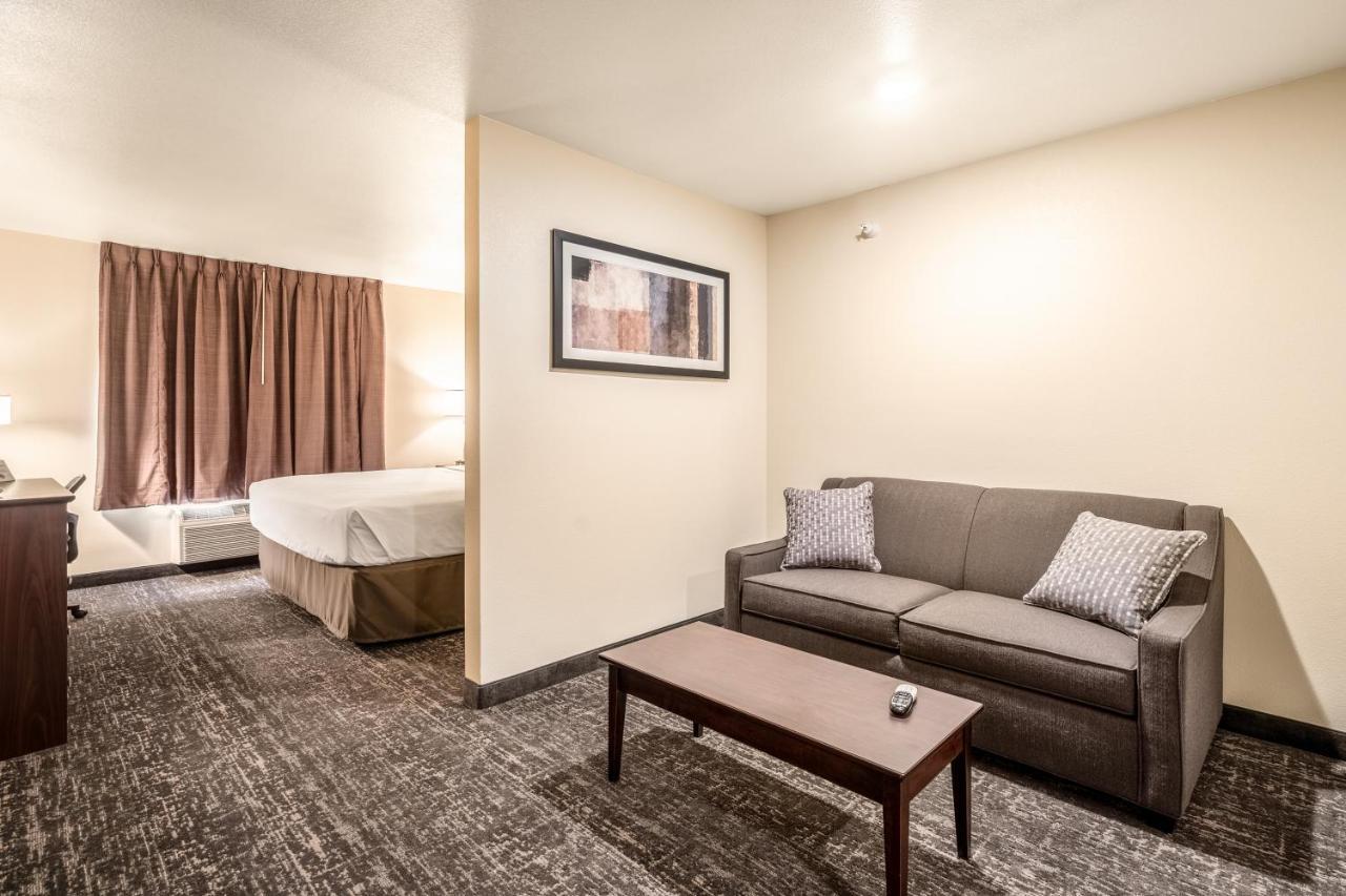Cobblestone Inn & Suites - 克米特 外观 照片
